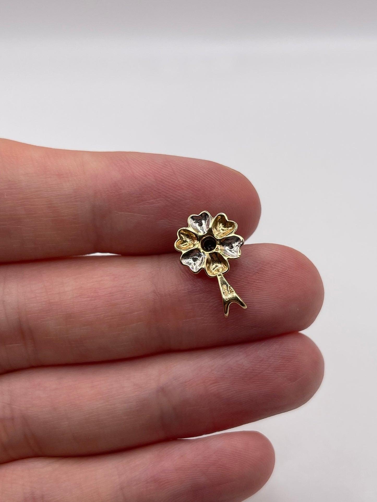 9ct gold sapphire and diamond pendant
