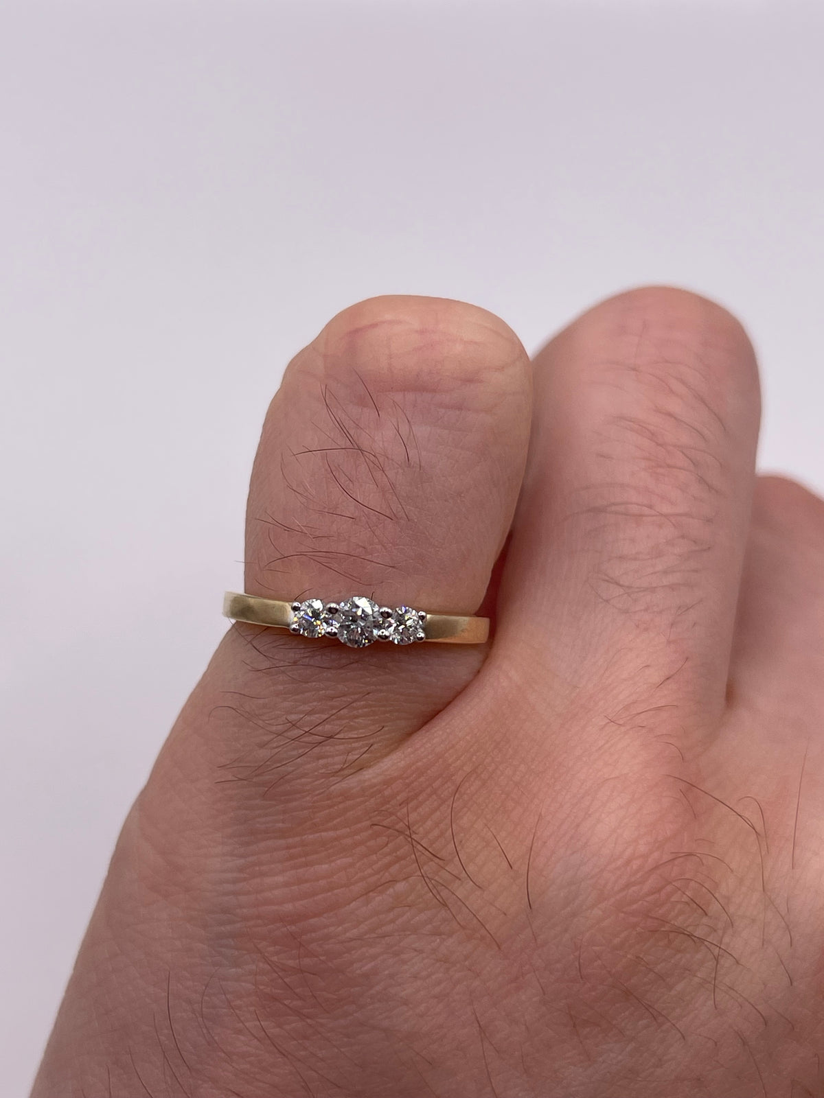 9ct gold diamond ring