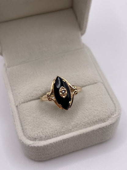 9ct gold onyx and pearl ring