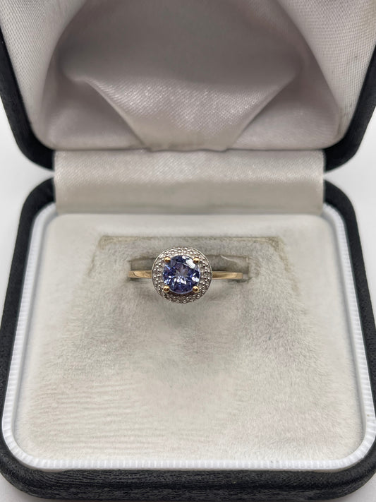 9ct gold tanzanite and diamond ring