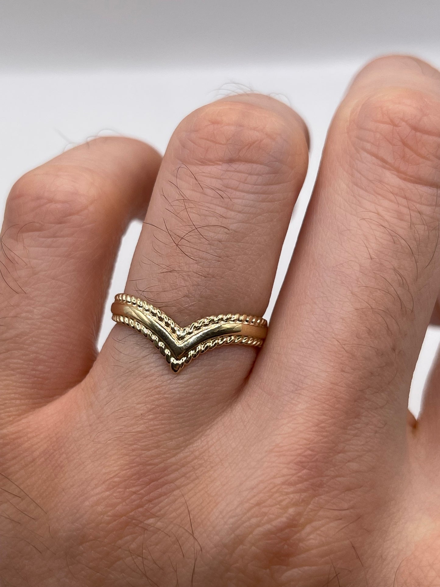 9ct gold wishbone ring