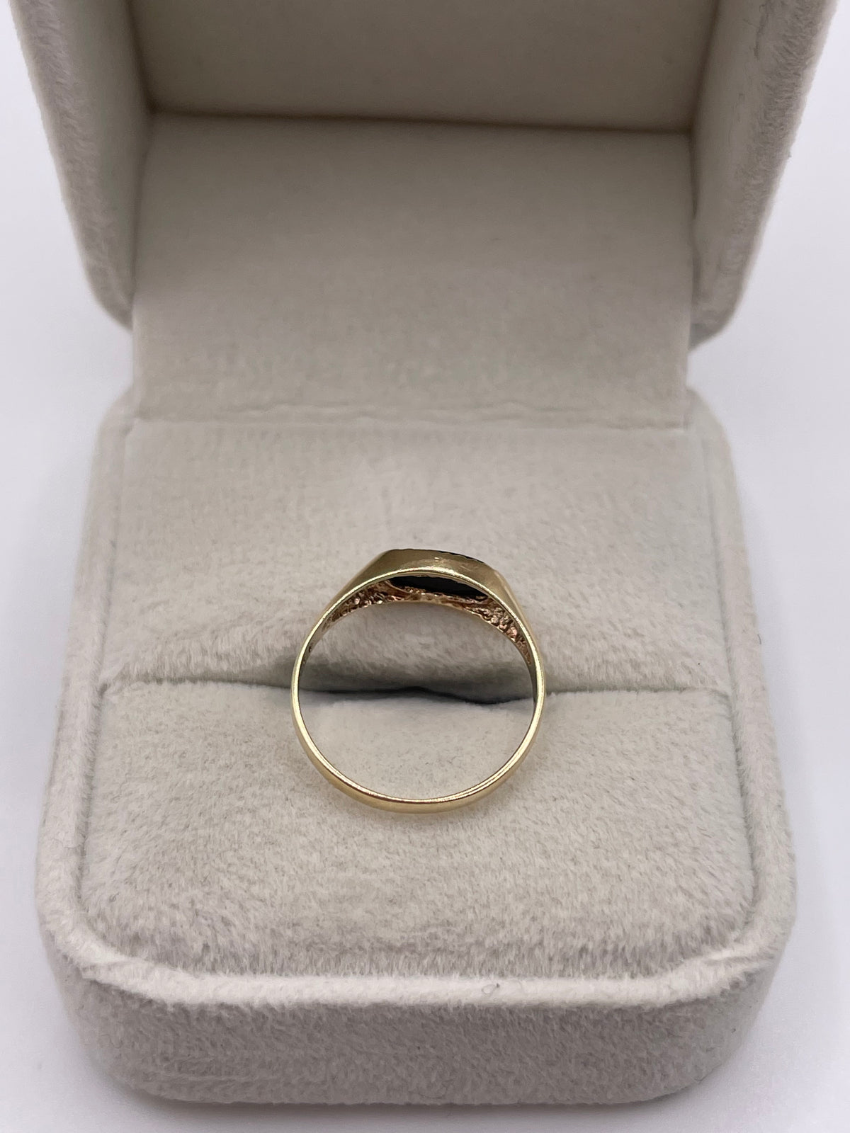 9ct gold onyx ring