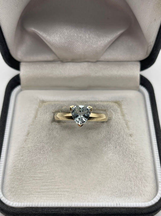 9ct gold aquamarine ring