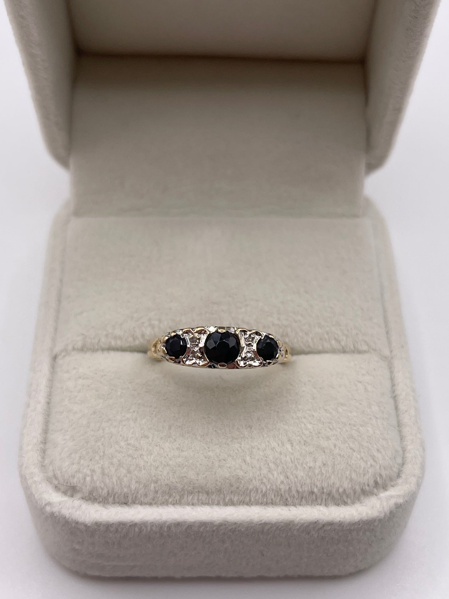 9ct gold sapphire and diamond ring