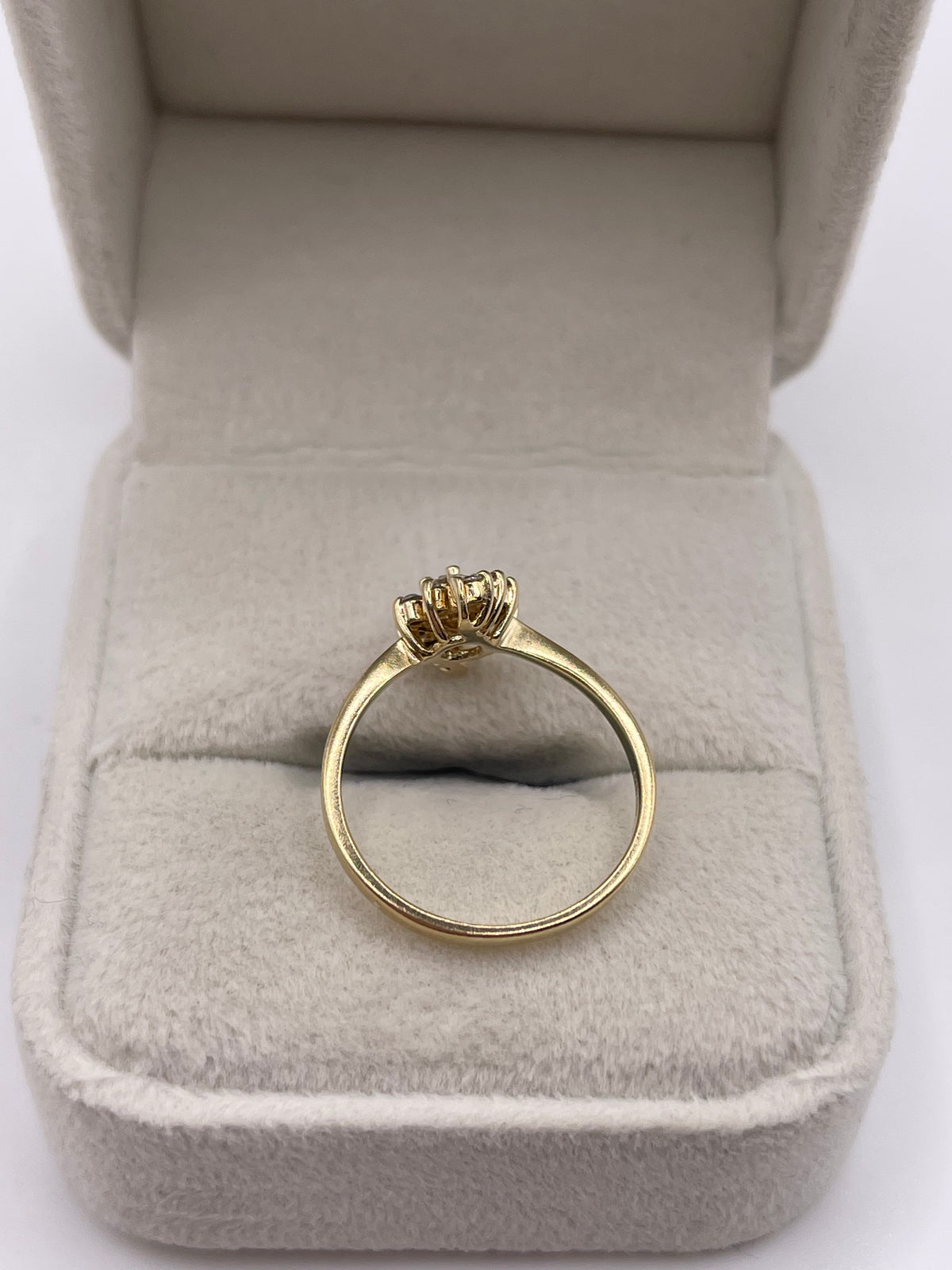 9ct gold diamond cluster ring