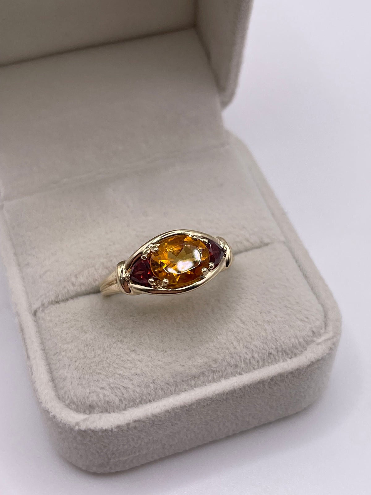 9ct gold citrine and garnet ring