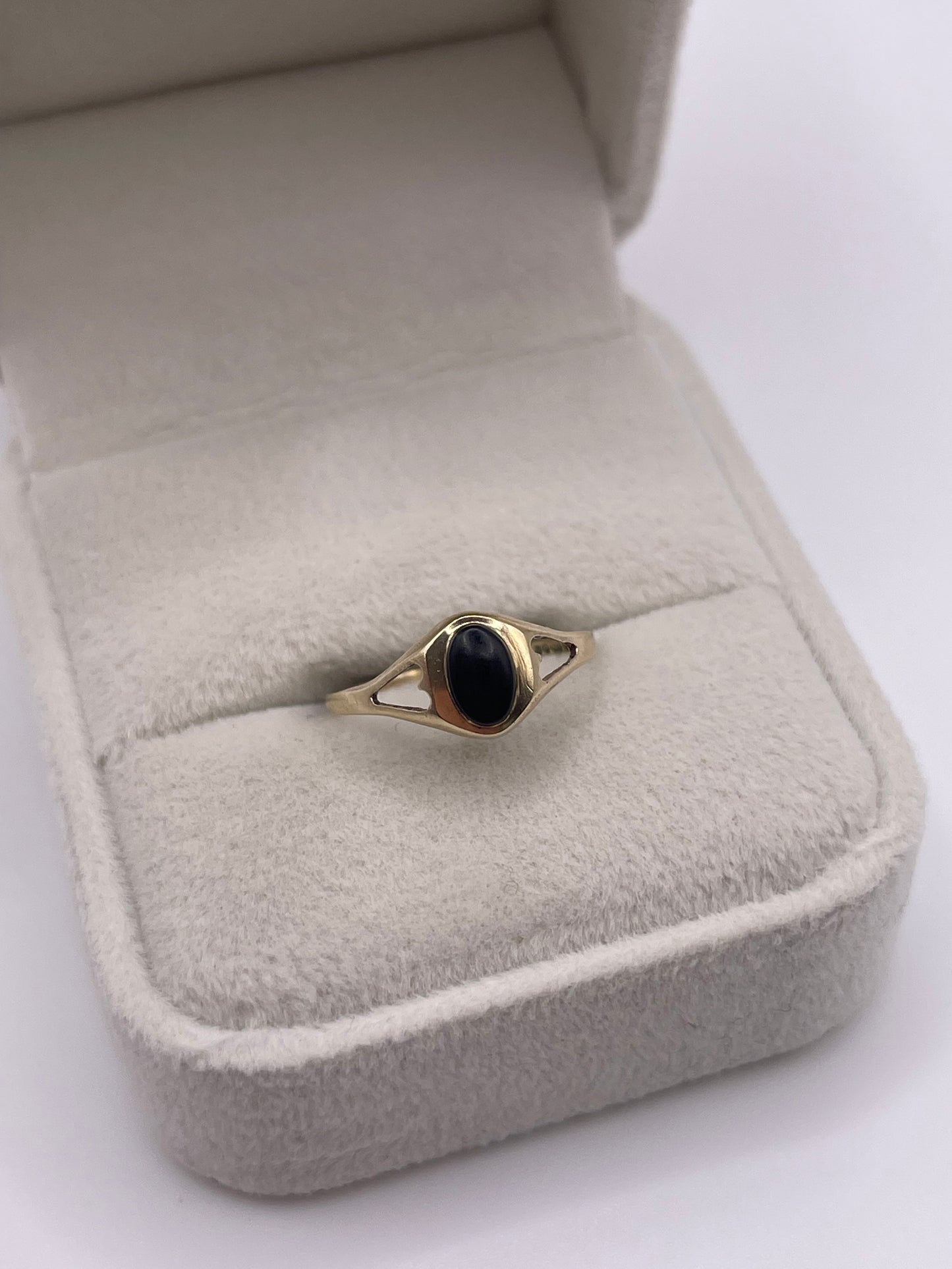 9ct gold onyx signet ring