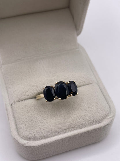 9ct gold sapphire ring