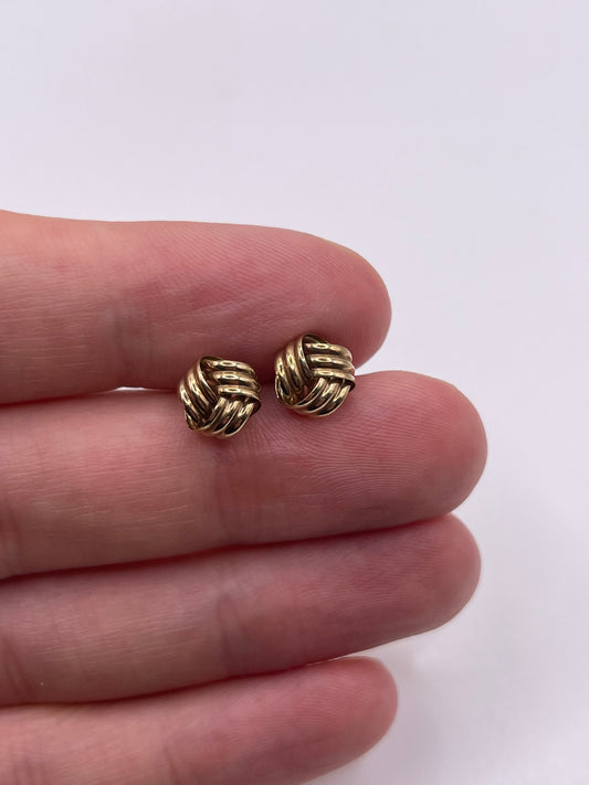 9ct gold knot earrings