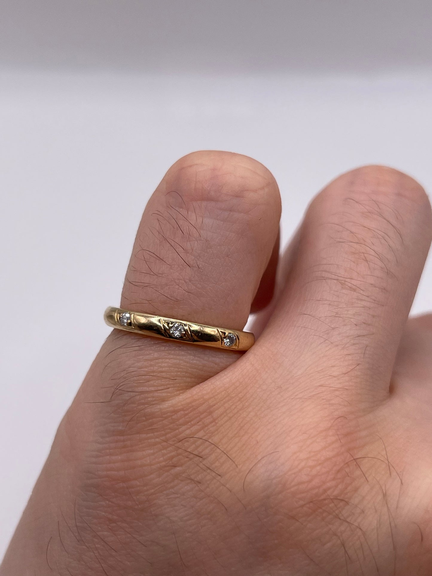 9ct gold diamond ring
