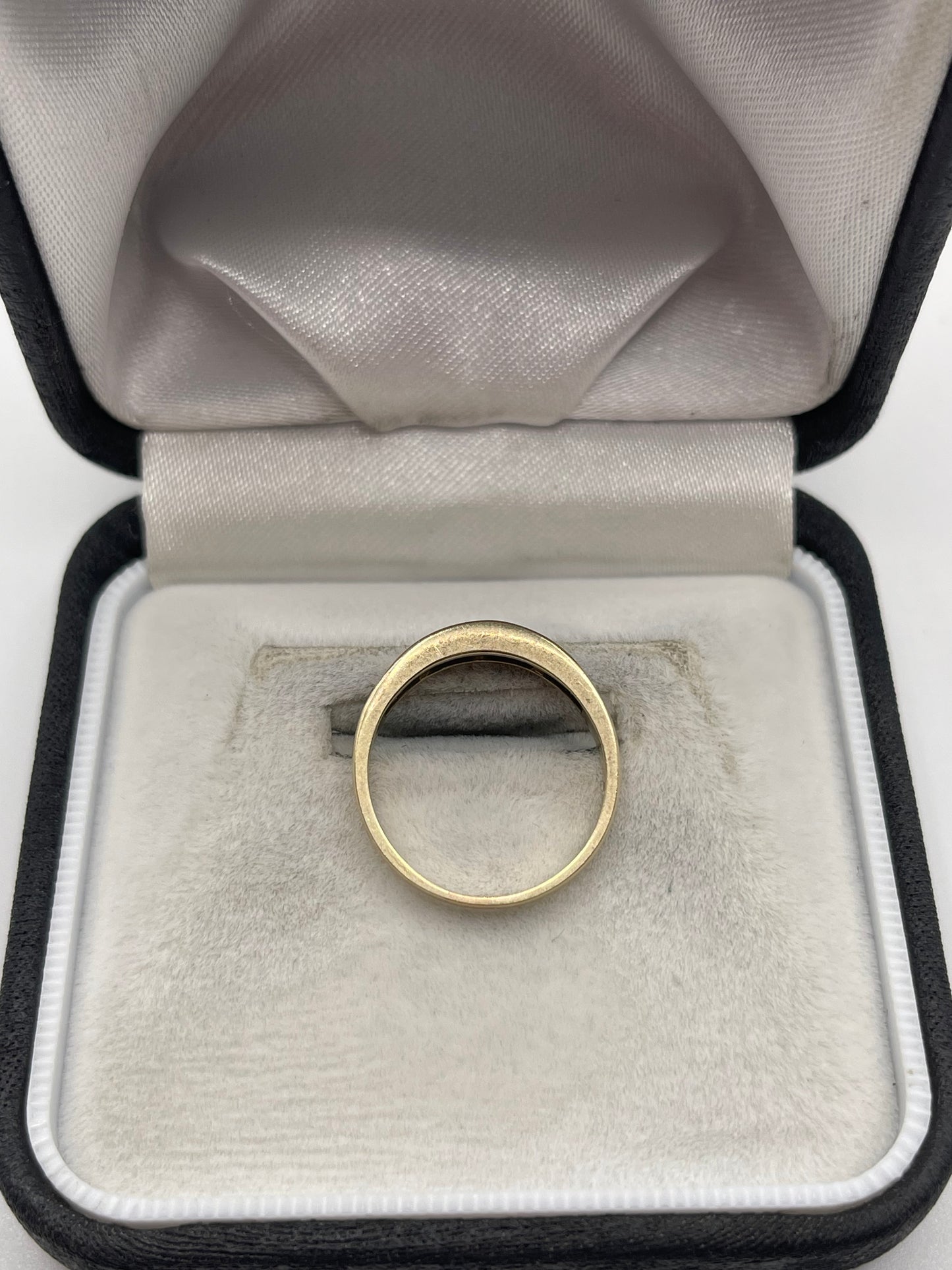 9ct gold sapphire and diamond ring