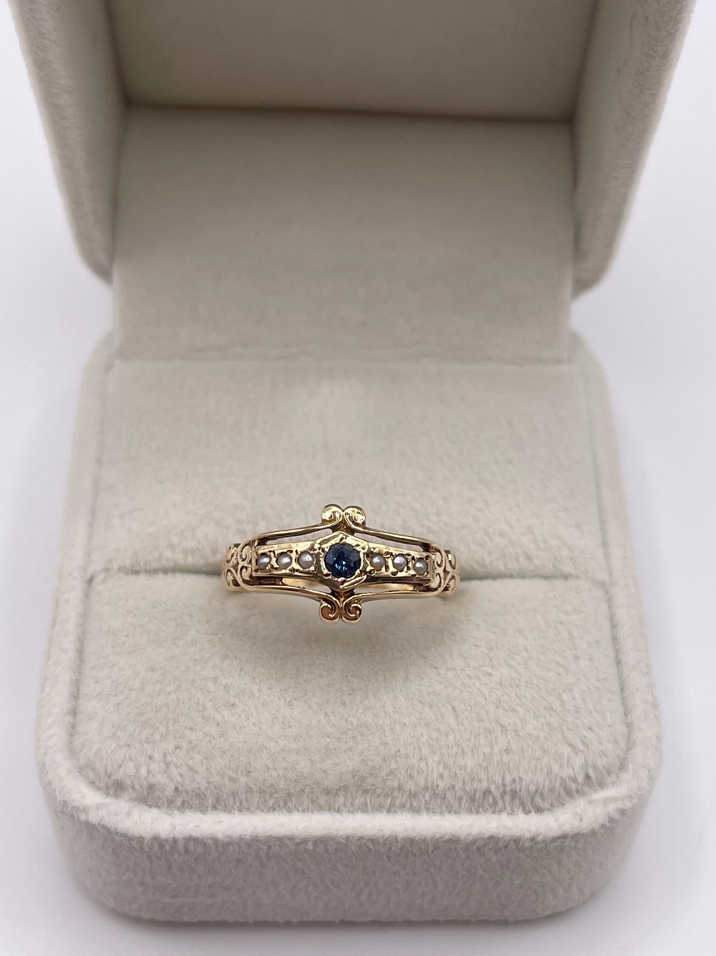 9ct gold sapphire and pearl ring
