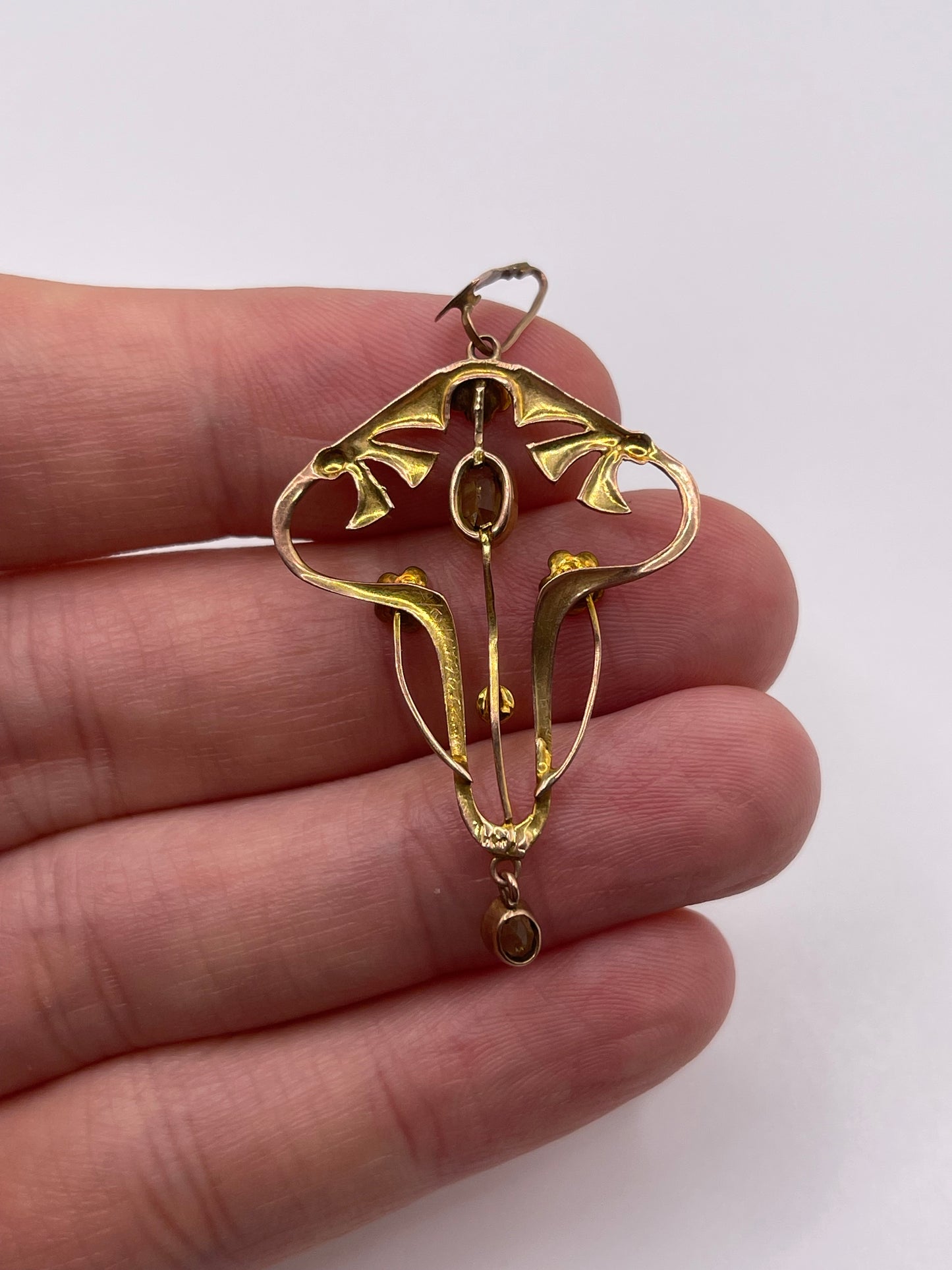 Antique 9ct rose gold peridot and pearl pendant