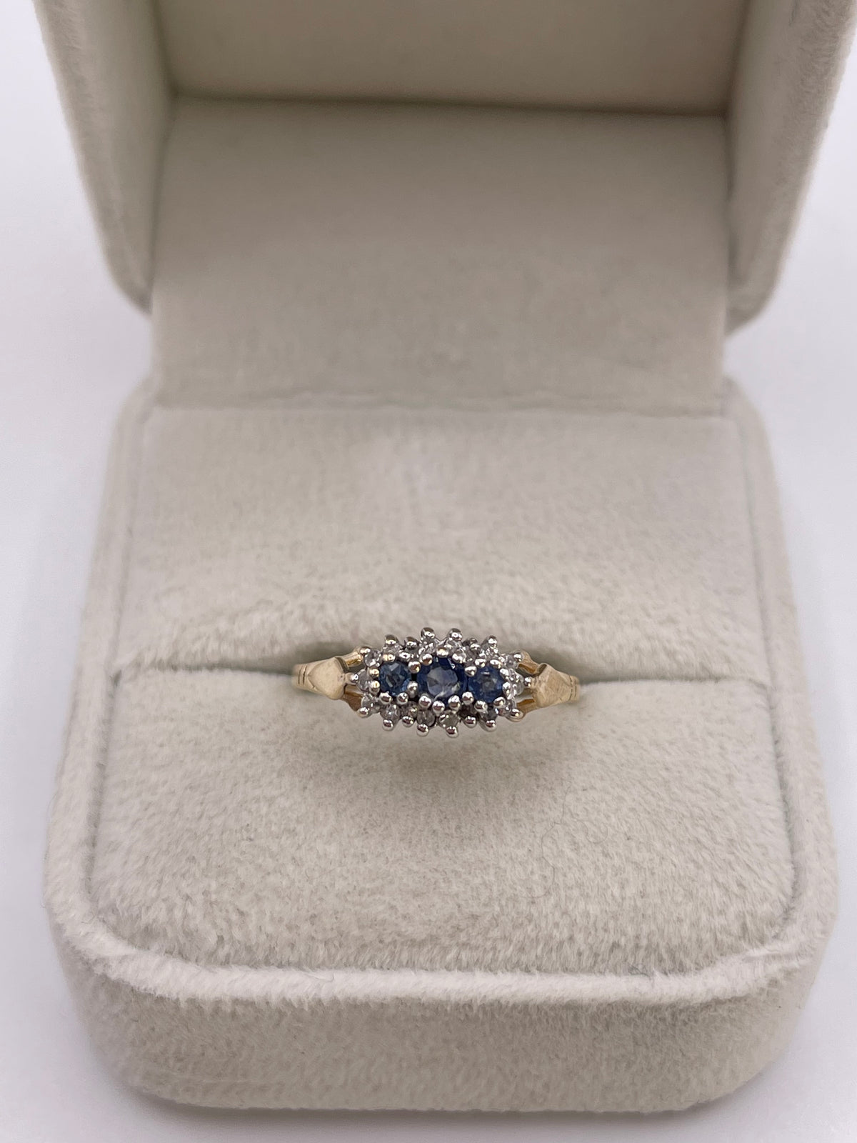 9ct gold sapphire and diamond ring