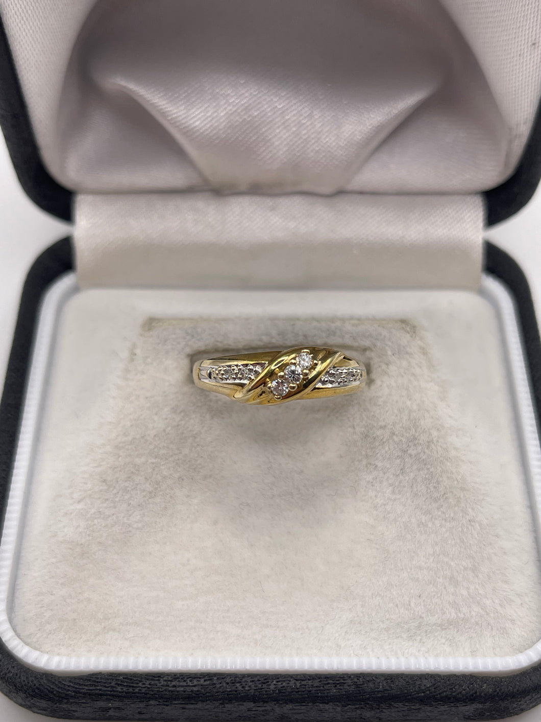 9ct gold diamond ring