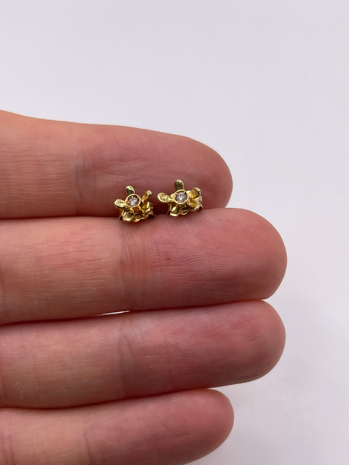 18ct gold diamond earrings