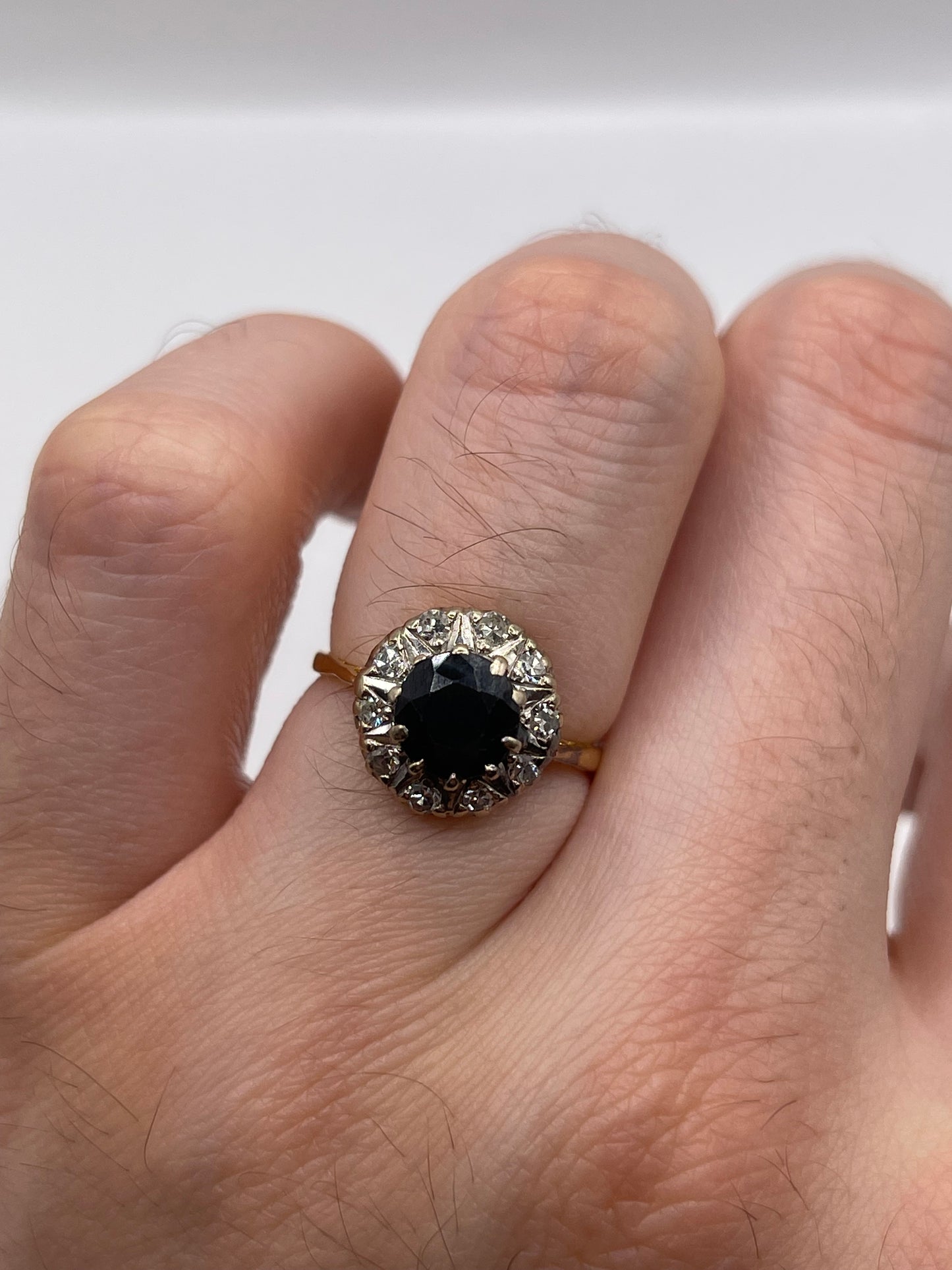 18ct gold sapphire and diamond ring