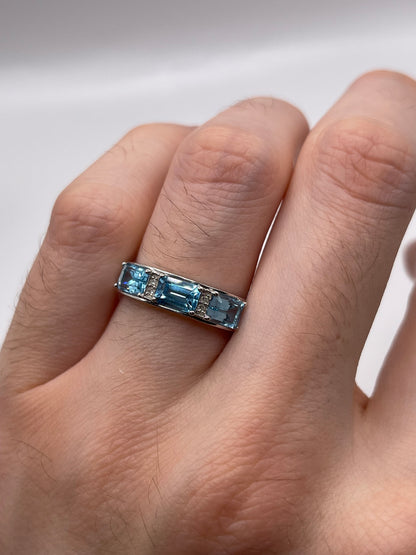 9ct white gold topaz and diamond ring
