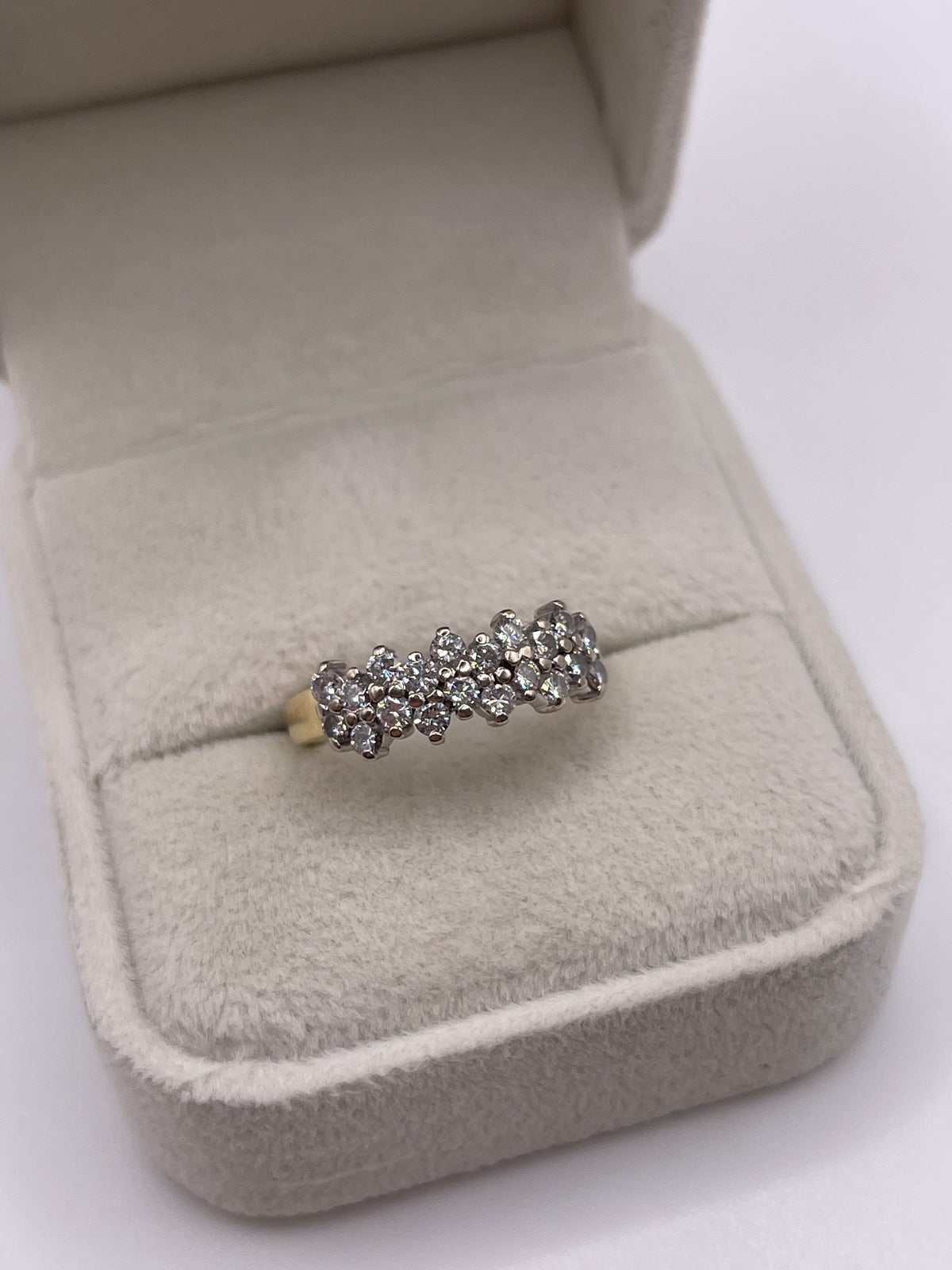 18ct gold diamond cluster ring