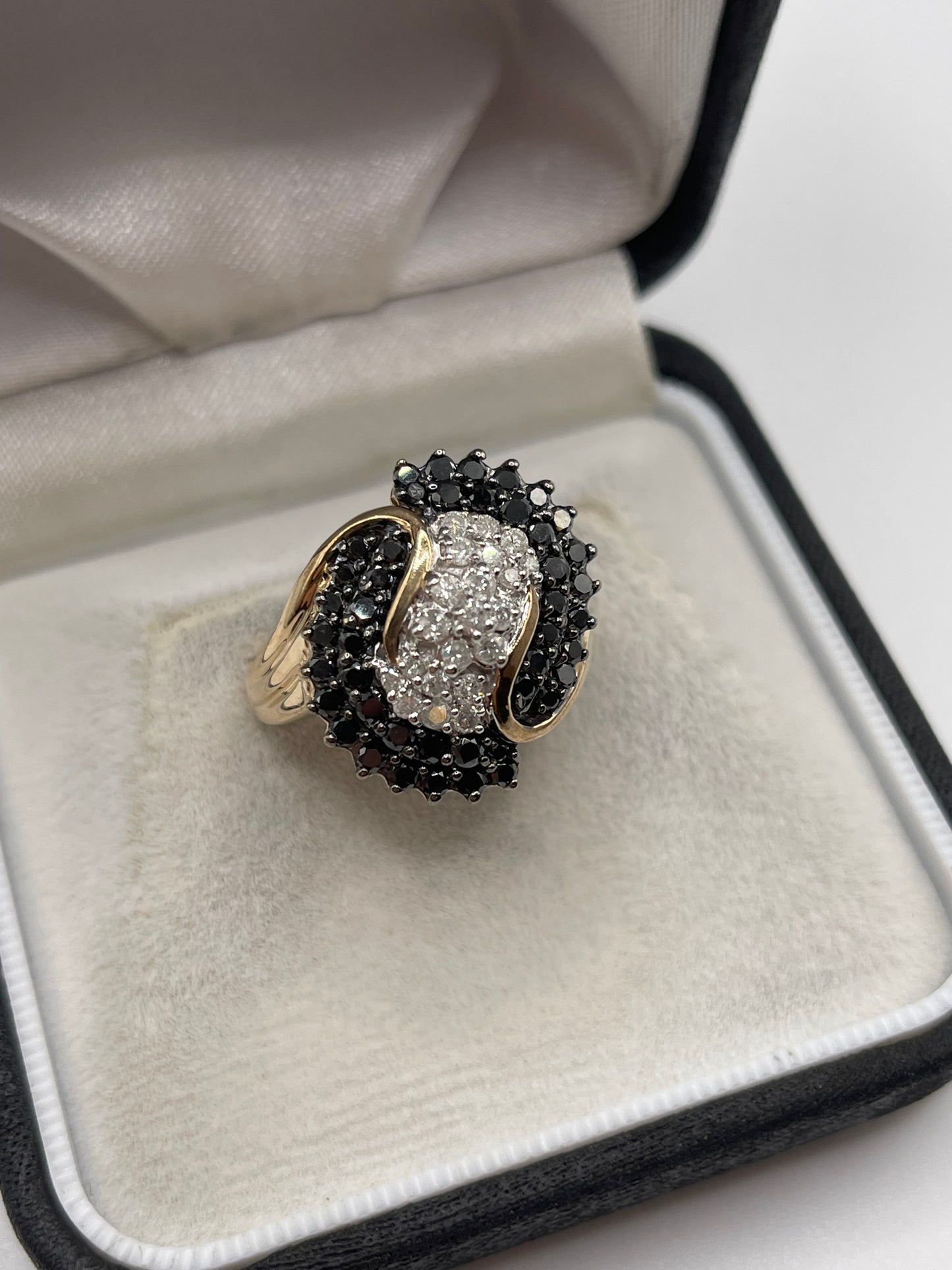9ct gold diamond cluster ring