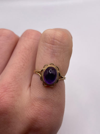 9ct gold cabochon amethyst ring