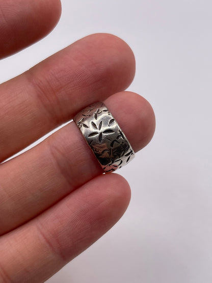 Silver engraved band