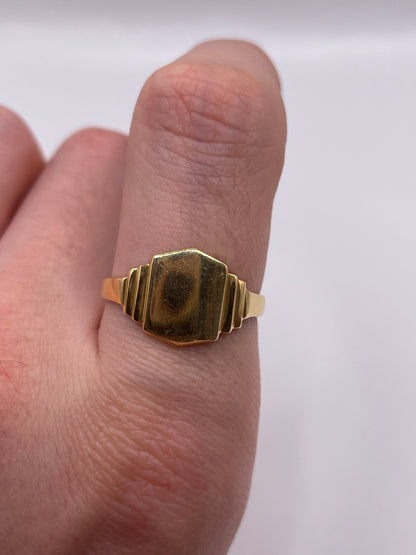 Heavy 18ct gold signet ring