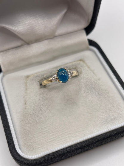 9ct gold cabochon blue apatite and zircon ring