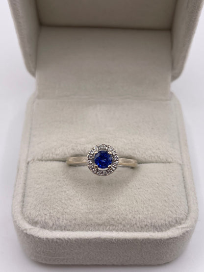 18ct white gold sapphire and diamond ring