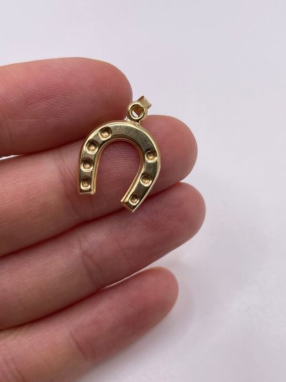 9ct gold horseshoe charm