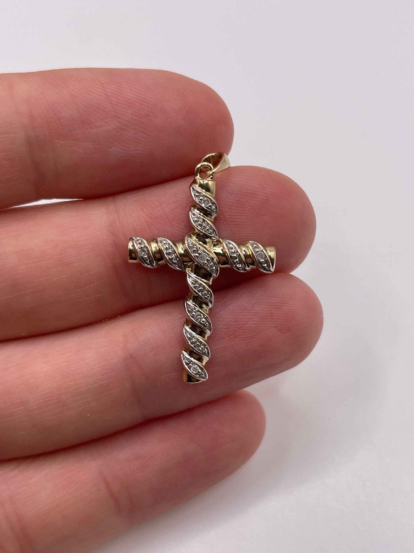 9ct gold diamond cross pendant