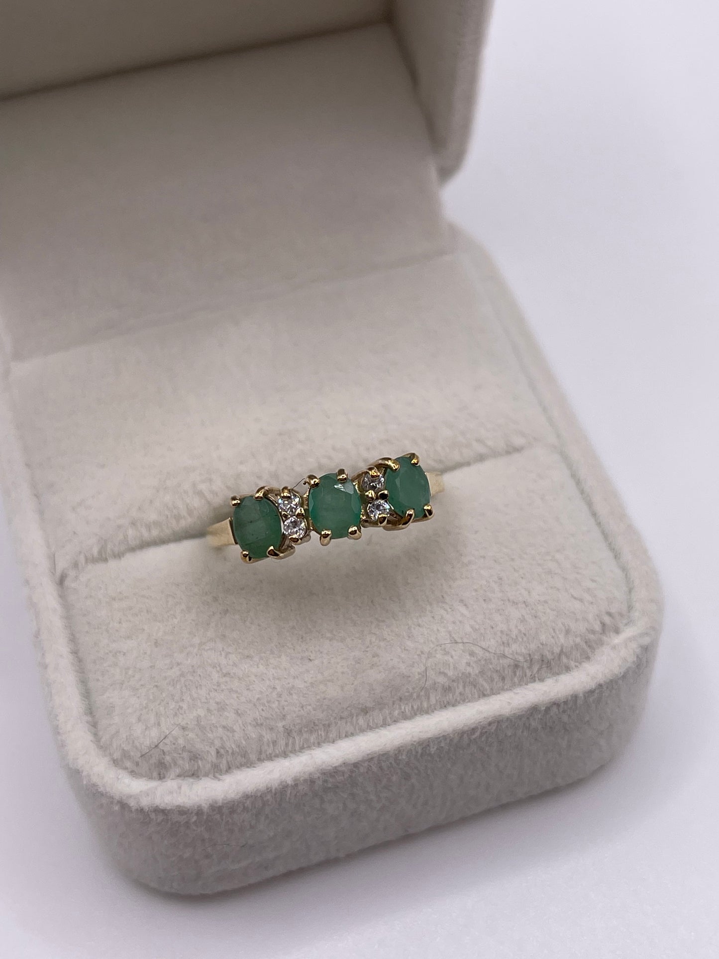 9ct gold emerald and diamond ring