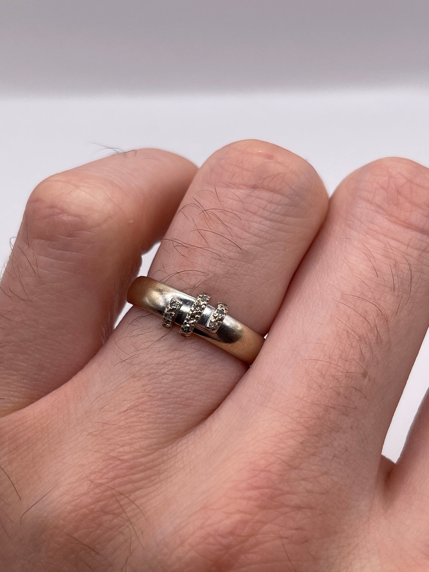 9ct white gold diamond ring
