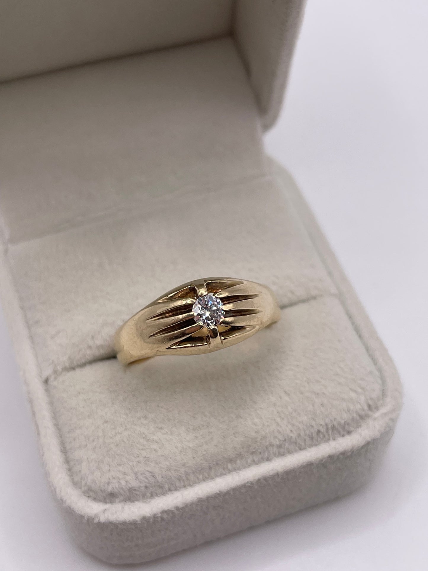 9ct gold diamond gypsy ring