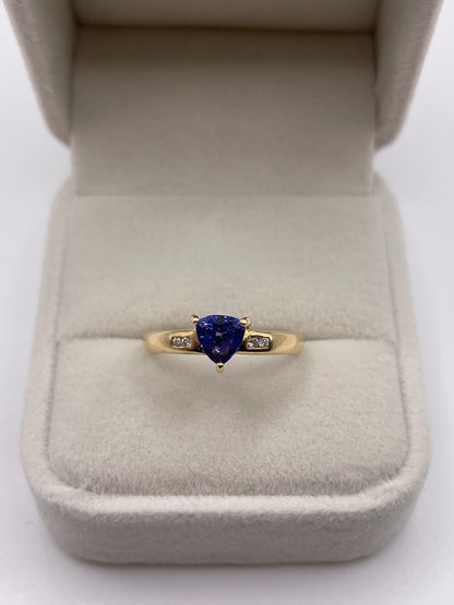 18ct gold tanzanite and diamond ring