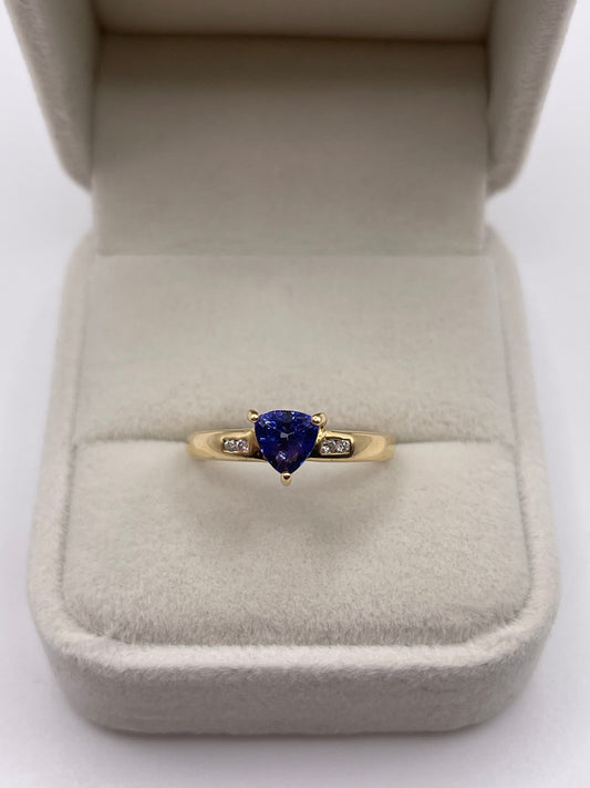 18ct gold tanzanite and diamond ring