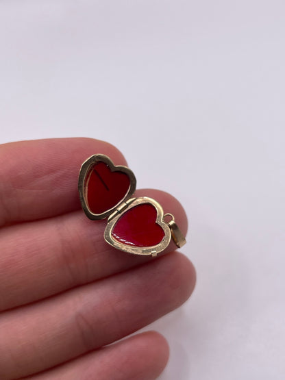9ct gold heart locket pendant