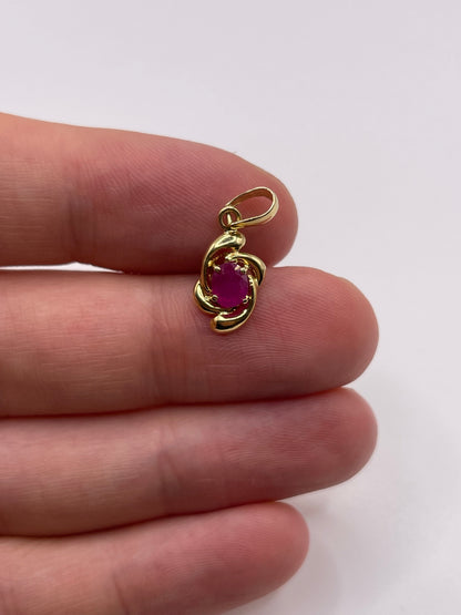 18ct gold ruby pendant
