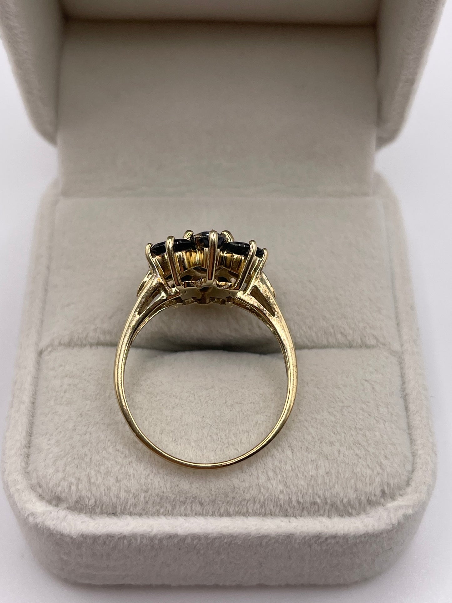 9ct gold sapphire cluster ring