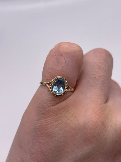 9ct gold blue topaz ring