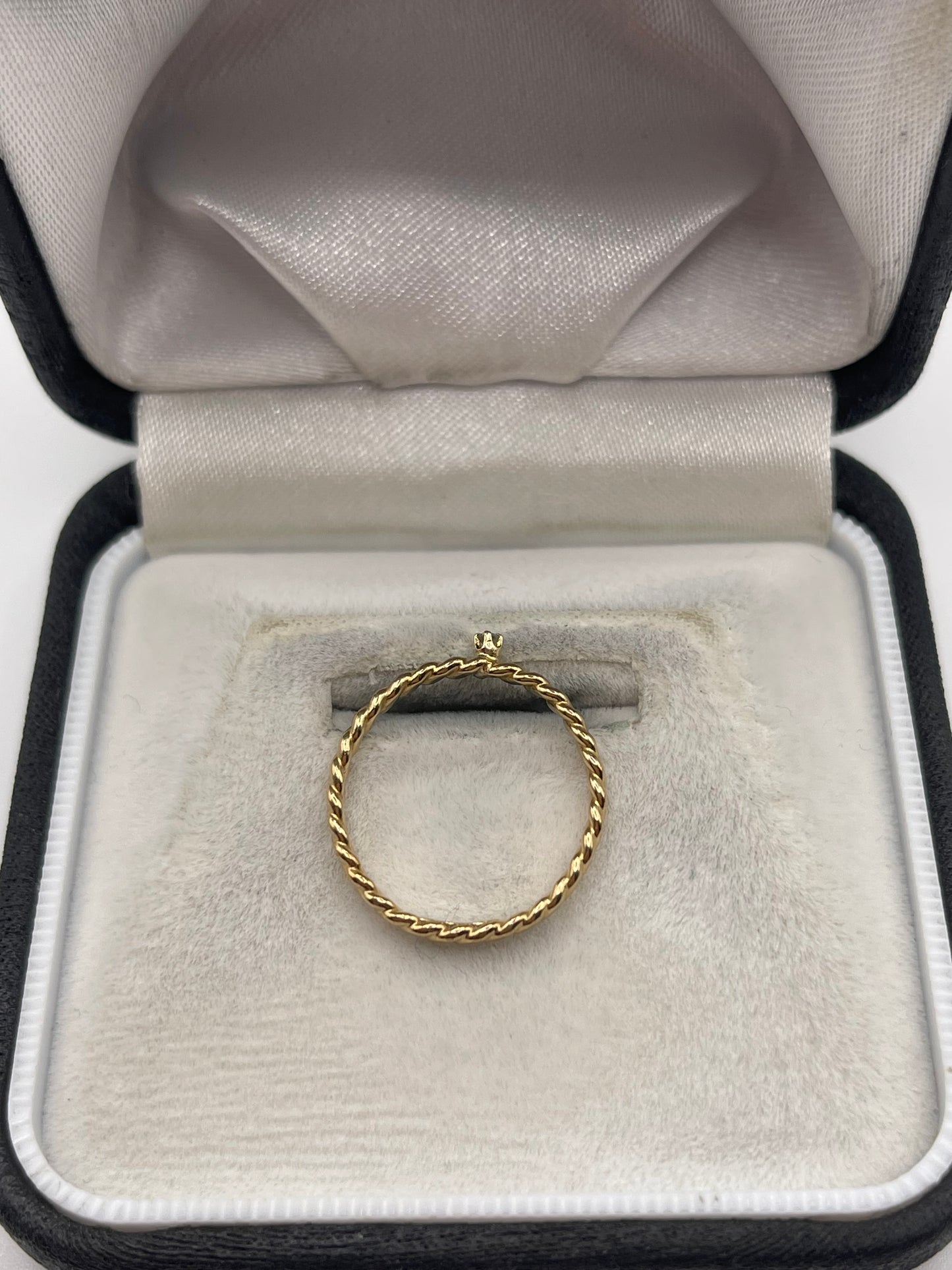9ct gold diamond ring