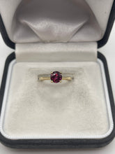 Load image into Gallery viewer, 9ct gold garnet ring
