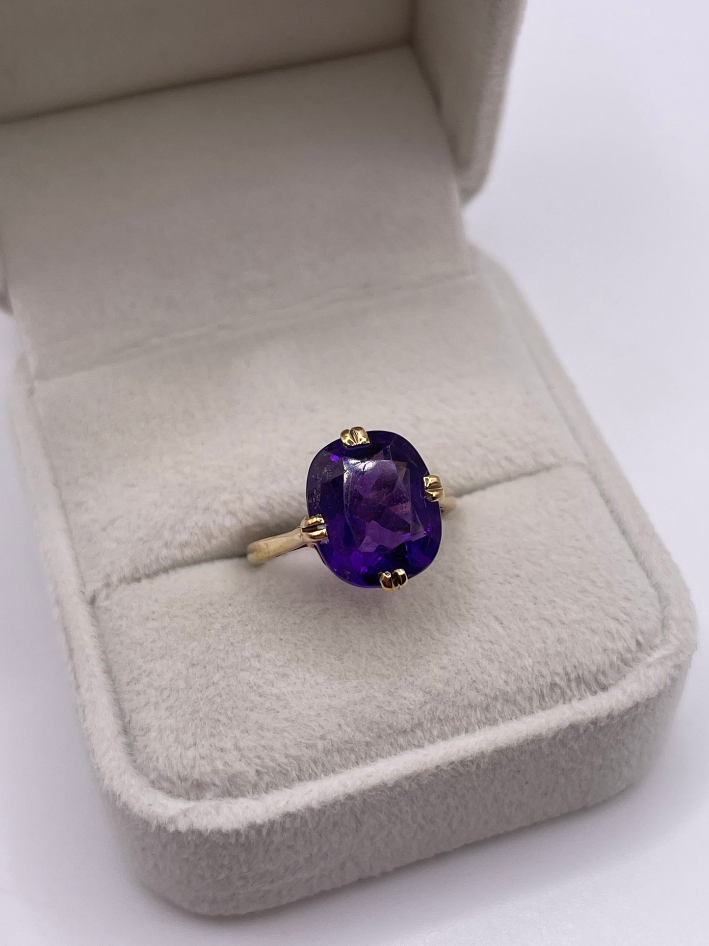 9ct gold amethyst ring