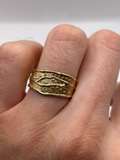 9ct gold ring