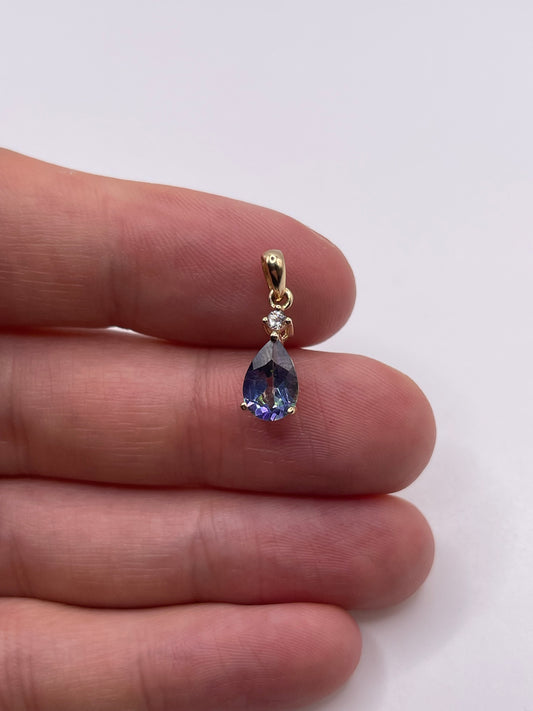 9ct gold mystic topaz pendant