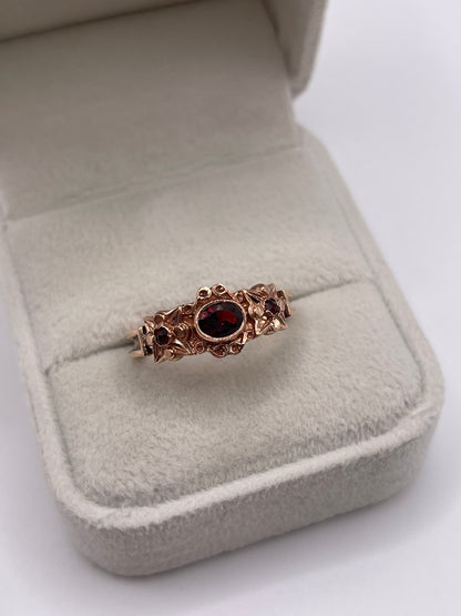 9ct rose gold garnet ring