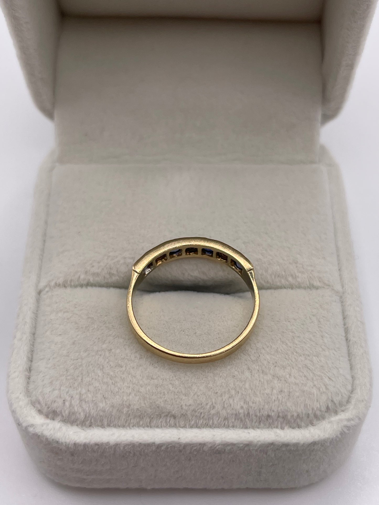 9ct gold sapphire and diamond ring