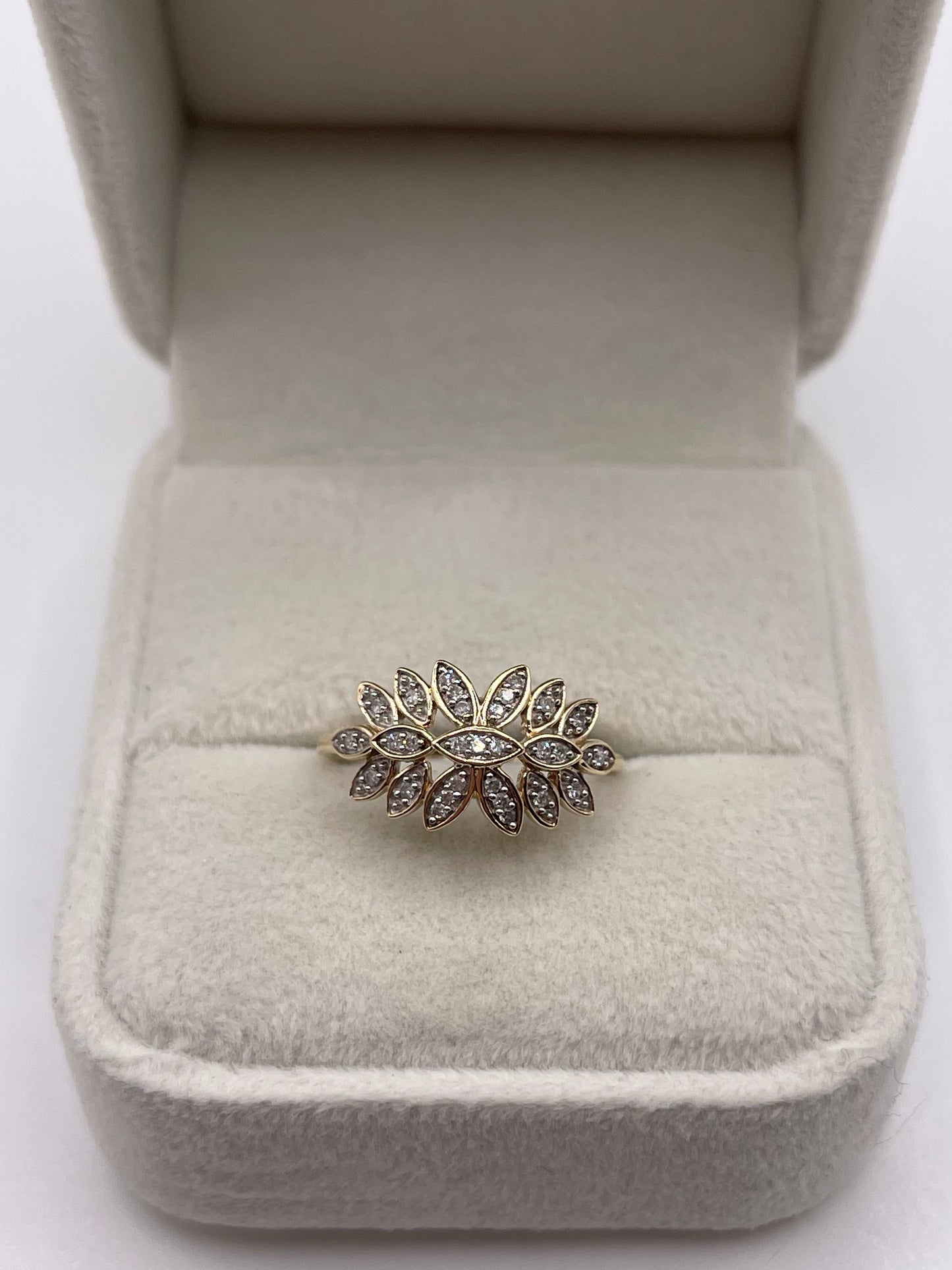 9ct gold diamond cluster ring