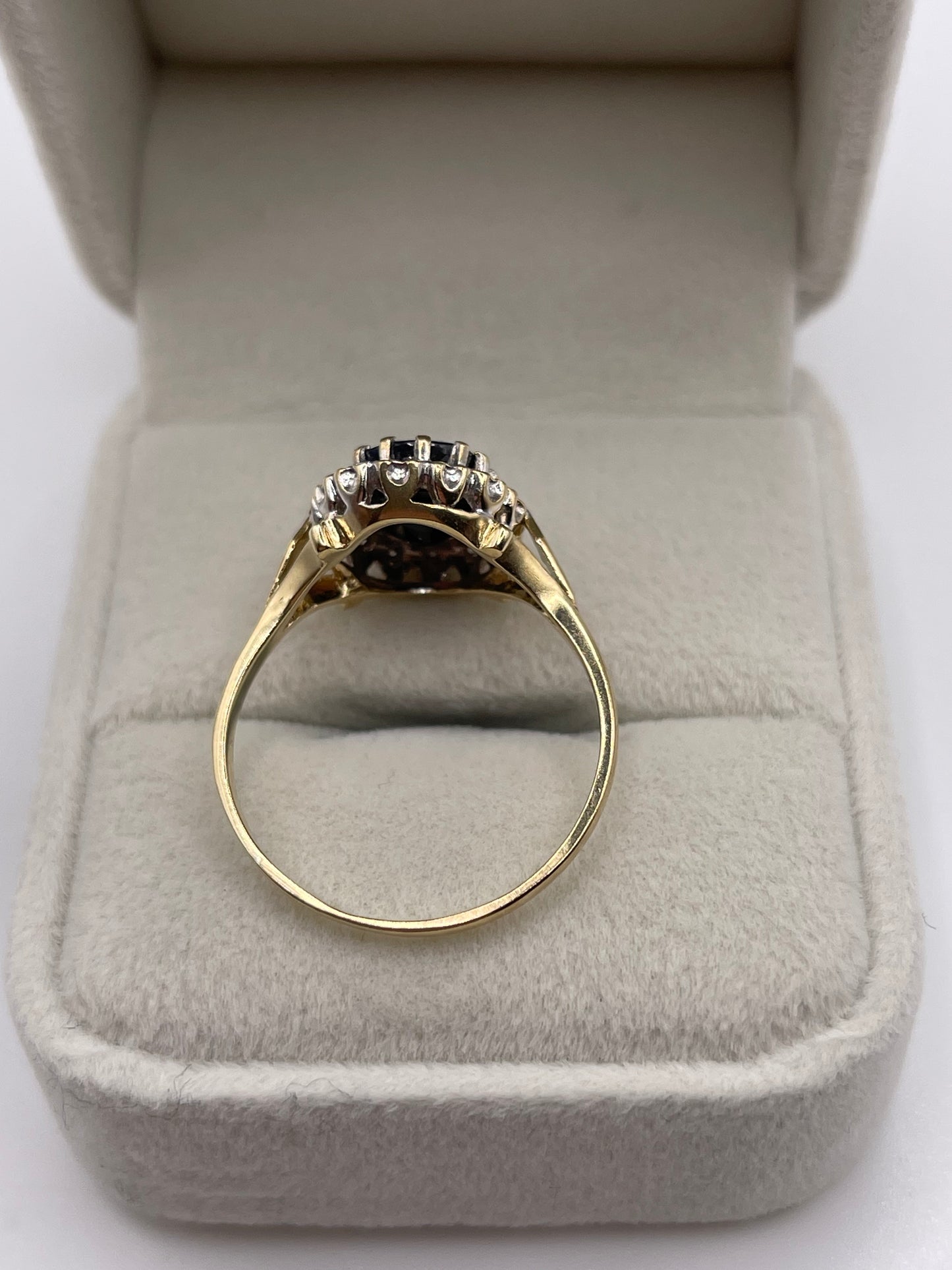 9ct gold sapphire and diamond ring