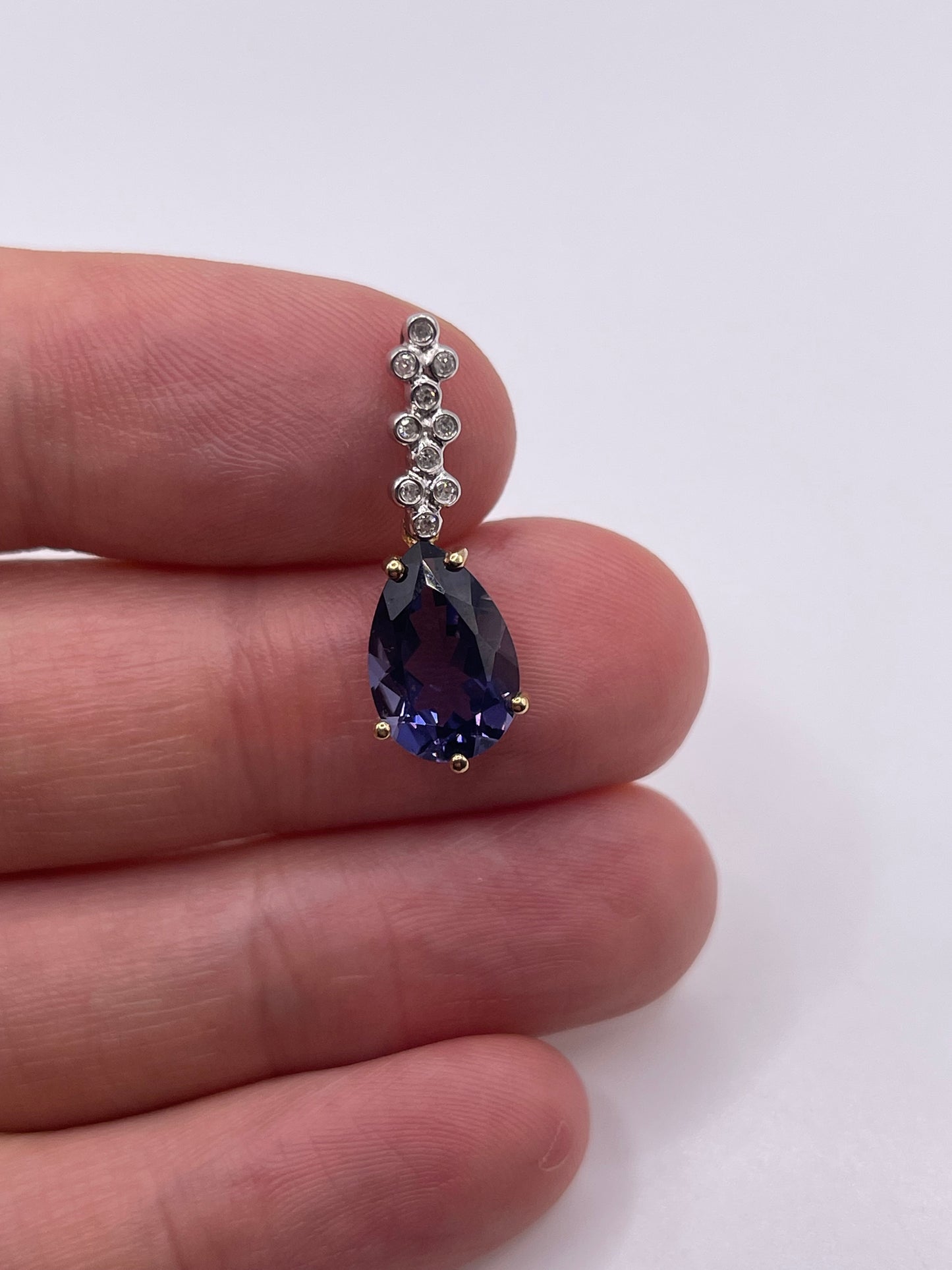 9ct gold blueberry quartz and diamond pendant